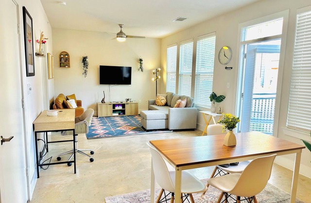 Cozy Apartment at the Riverwalk
