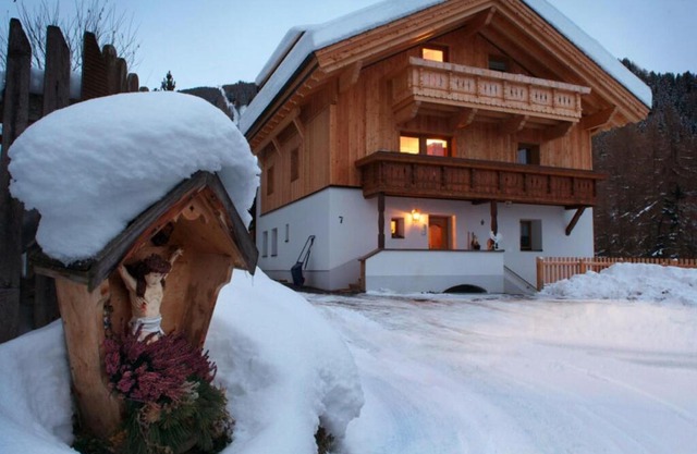Cozy Apartment in Fendels near Ski Area