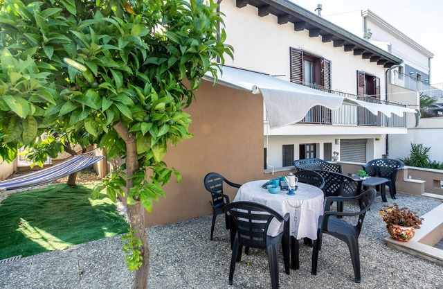 Cozy apartment in Ispica with WiFi