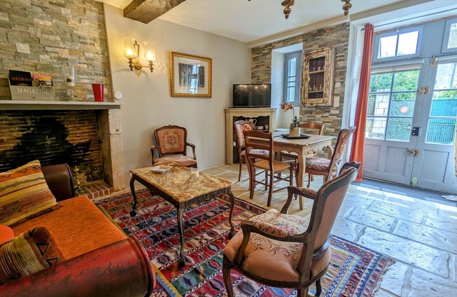 Cozy apartment in Le Blanc center, near castle