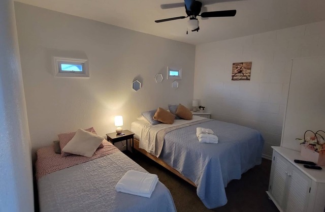 Cozy Apartment in S Orlando, approx. 20 minutes away from Disney and Universal.