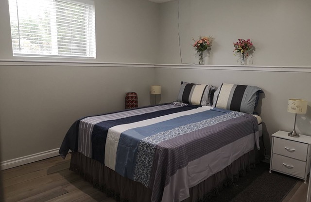 Cozy Apartment Unit, 1200 sq. Fanshaw College & Western University.