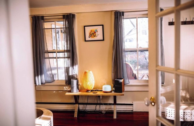 Cozy Apartment with Sauna in Historic Stone Ridge