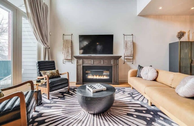 Cozy Art Deco Condo in the Vibrant NuLu District!