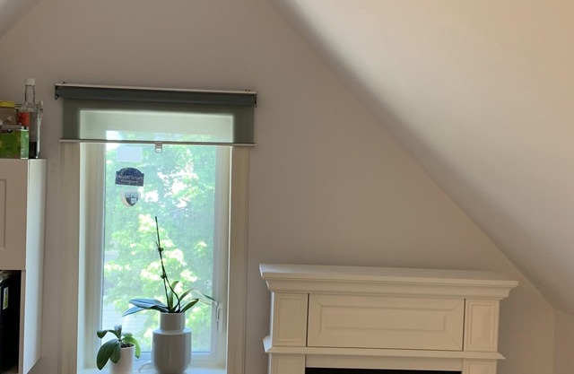 Cozy Attic Apartment in Grimsby