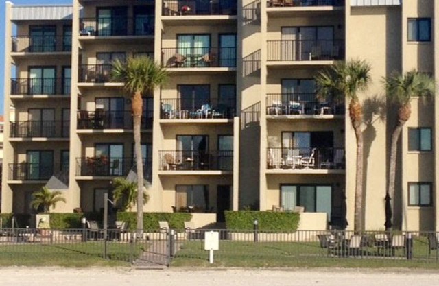 COZY BEACHFRONT CONDO