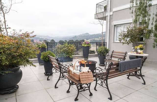 COZY APARTMENT IN CAMPOS DO JORDÃO (CAPIVARI), PET FRIENDLY.