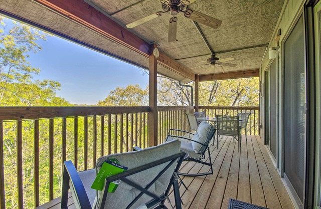 Cozy Branson Getaway ~ 2 Mi to Silver Dollar City!