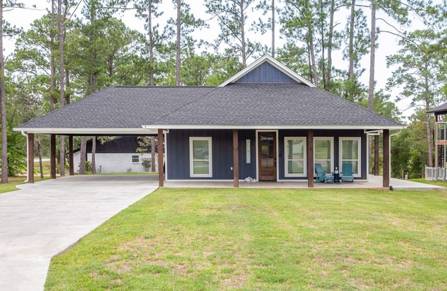 Cozy bunk house minutes from boat ramp