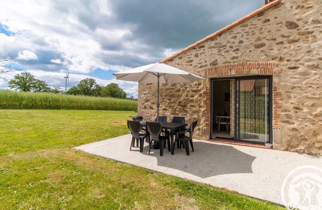 Cozy Cottage near Puy du Fou, Terrace, BBQ, Sleeps 4-5, Close to Cholet & Nature Trails