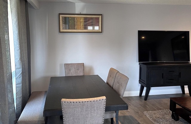 Cozy & Clean upper unit