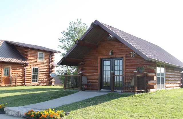 Cozy Cabin in Albany, Missouri. Serene, relaxing and magnificent views.