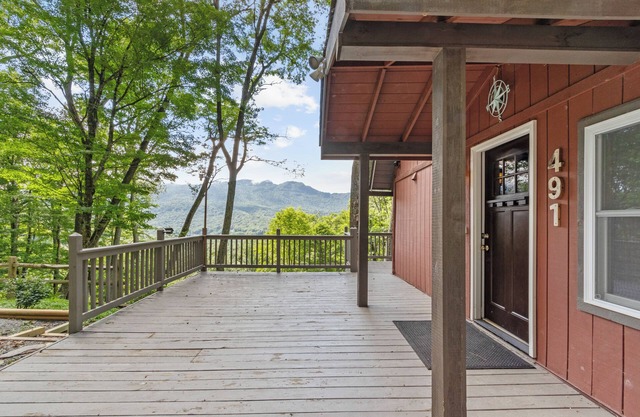 Cozy cabin offers breathtaking views of Grandfather Mountain
