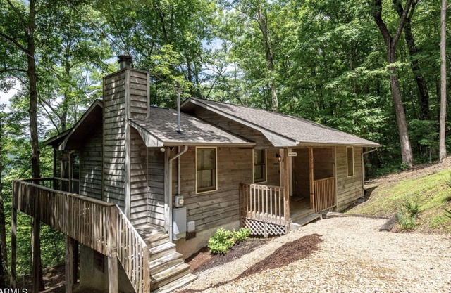 Cozy Cabin on Christy Lane in Townsend, TN!