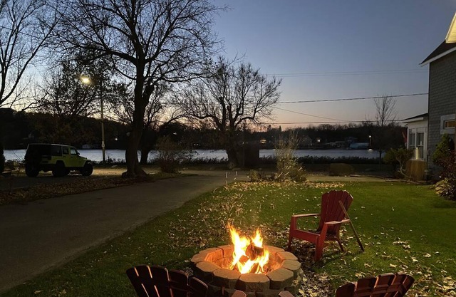 Cozy Cabin on the River, swimming, fishing, boating