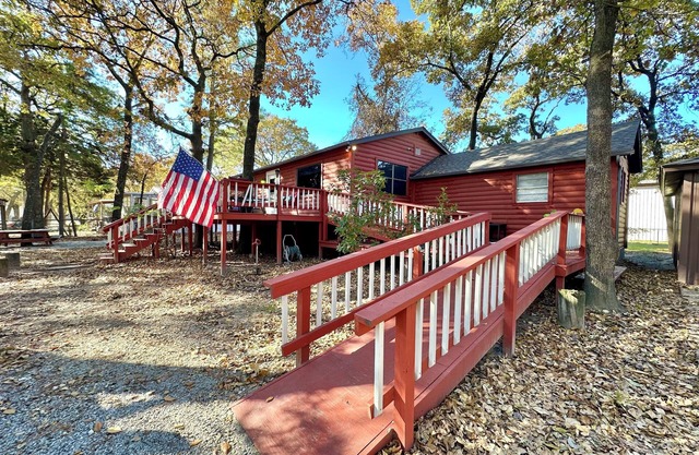 Cozy Cabin @ Sandy Lake - near rampnHot tub w/shower,Boat/SBS/jet skies parking