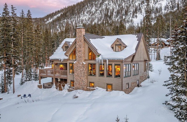 Cozy Cabin + Ski Shuttle | Starlit Pines Lodge