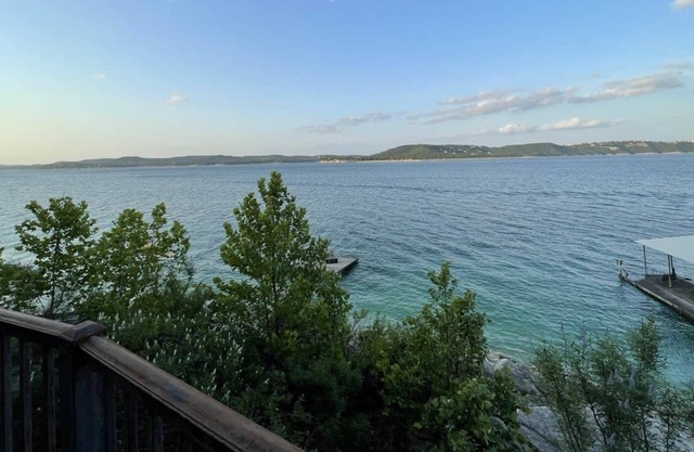 Cozy Cabin w/ Private Water Access to Lake Travis