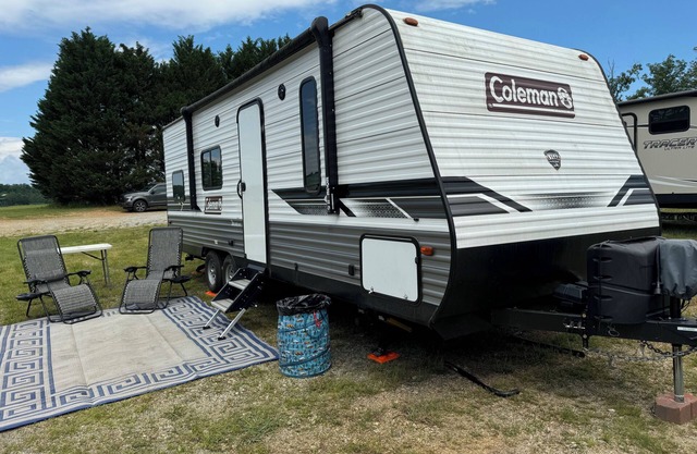 Cozy camper with AC and WiFi in delightful Old Fort