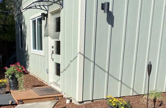 Cozy Casita on private property in central Boulder. Close to CU and Downtown