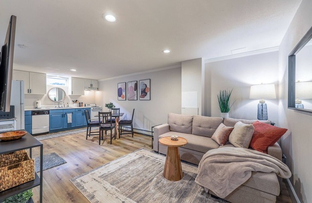 Cozy Castle Rock Retreat