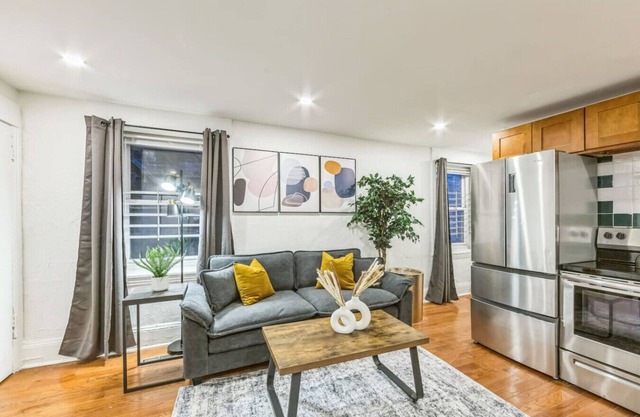 Cozy Center City 1BR apartment w/Patio!