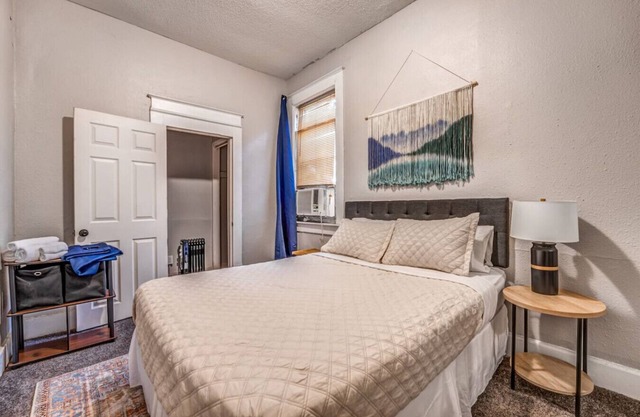 Cozy Central Hideaway in Midtown Memphis