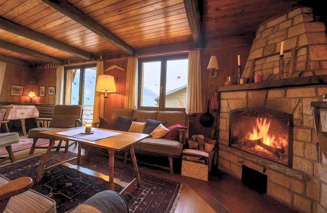 Cozy chalet, Alps view, fireplace & large terrace