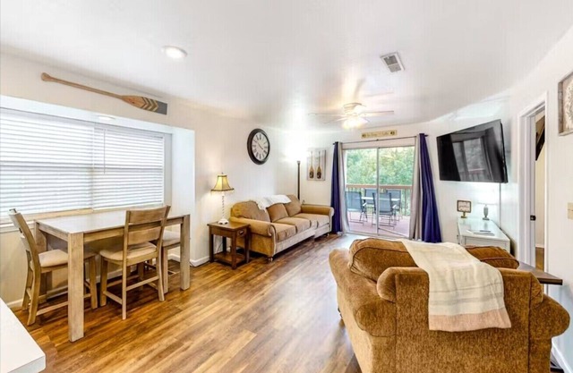 Cozy Charm | No Stairs | Pool + Hot Tub | By SDC