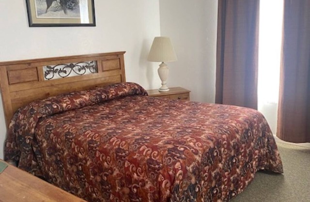 Cozy & Clean Queen Room