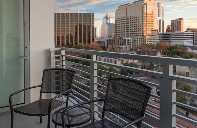 Cozy Club Wyndham Austin, Studio, Discover Stories Untold