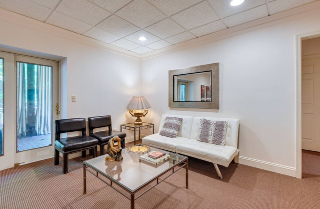 Cozy Cockeysville Retreat w/Furnished Deck!