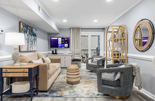 Cozy, comfortable and freshly renovated oceanfront condo.you're gonna love it!