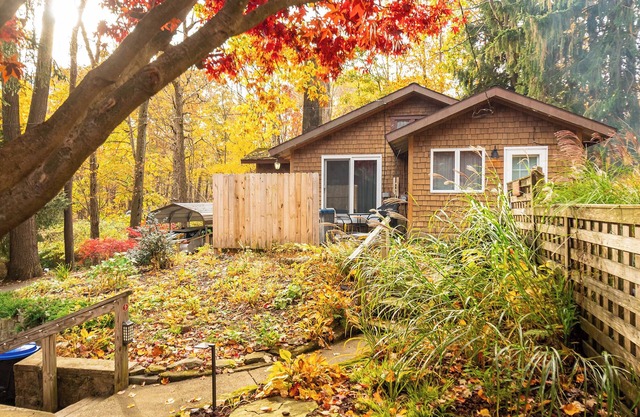 Cozy Cottage | 1BR,1BA, Hot Tub, Fireplace