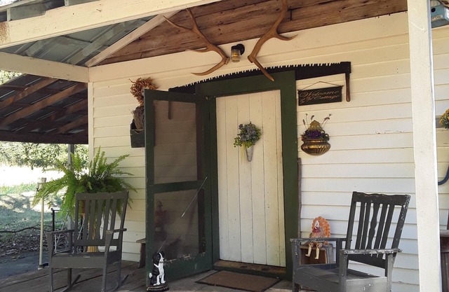 Cozy Cottage at Lavender Farm near Jack Daniel's Distillery, with breakfast
