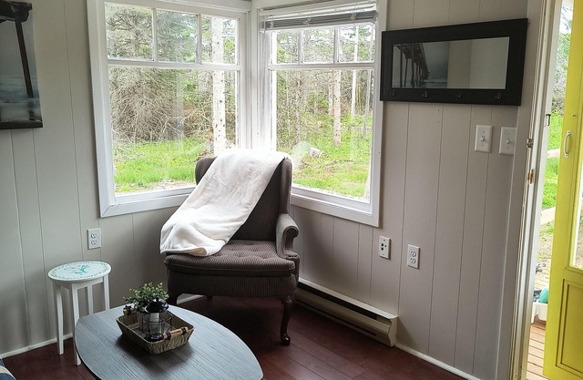 Cozy cottage in Grand Tracadie PEI minutes away from PEI's beautiful beaches.