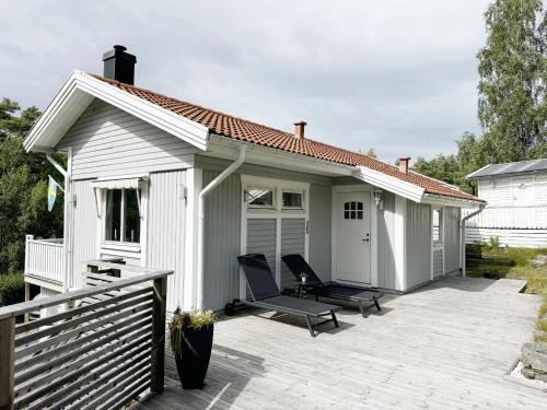 Cozy cottage in Kode near rocks, sand and sea