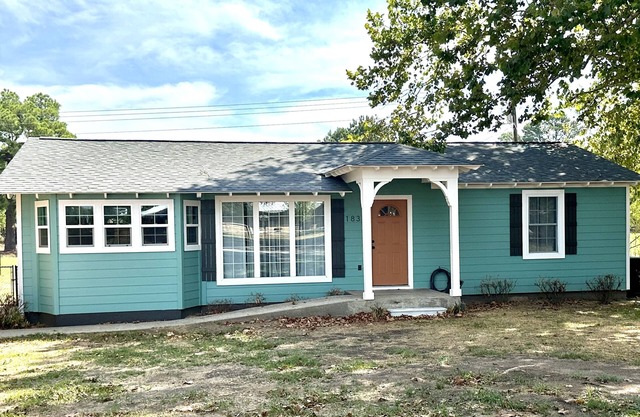 Cozy cottage in peaceful, rural setting, 15min away from public beach on lake