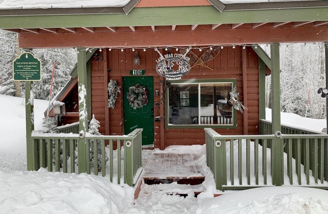 Cozy Cottage Near Ski Lifts!