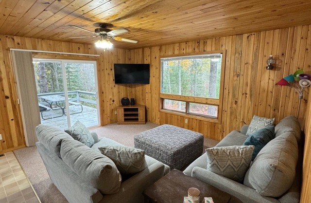 Cozy cottage on 20 acres near ATV/UTV & snowmobile trails