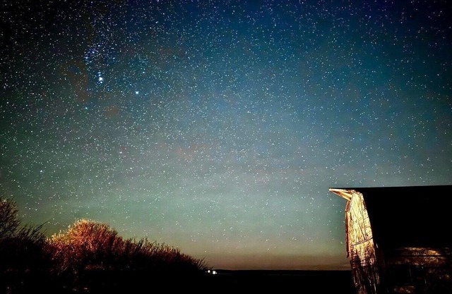 Cozy Cottage on the Farm! Getaway an enjoy nature and the Dark Sky.