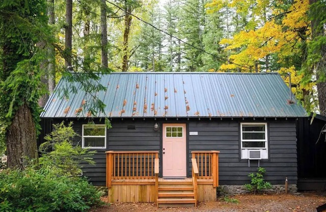 Cozy Cottage near Mt. Hood