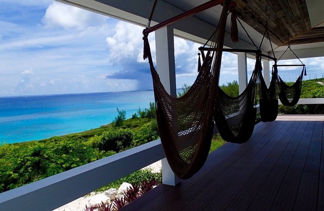 Cozy Cottage with Beautiful Ocean Views
