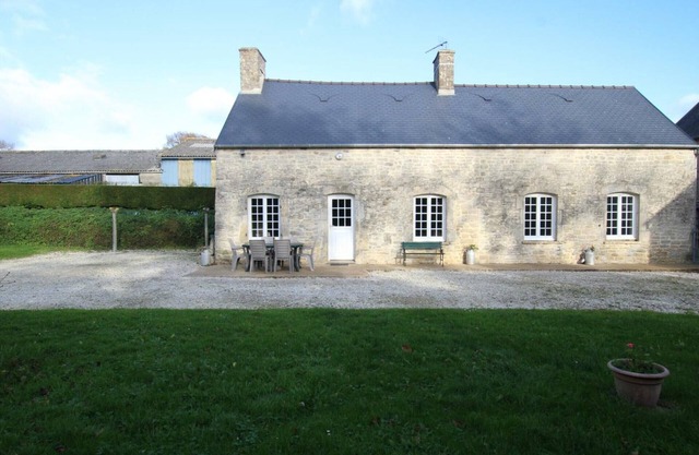 Cozy Cottage with Fireplace, Garden & BBQ - Near Historic Valognes & Bricquebec