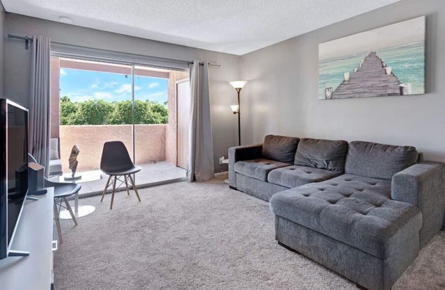 Cozy Cubs Condo Walking Distance Cubs Stadium