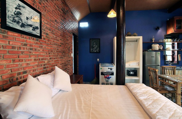 Cozy & Cute Wooden House