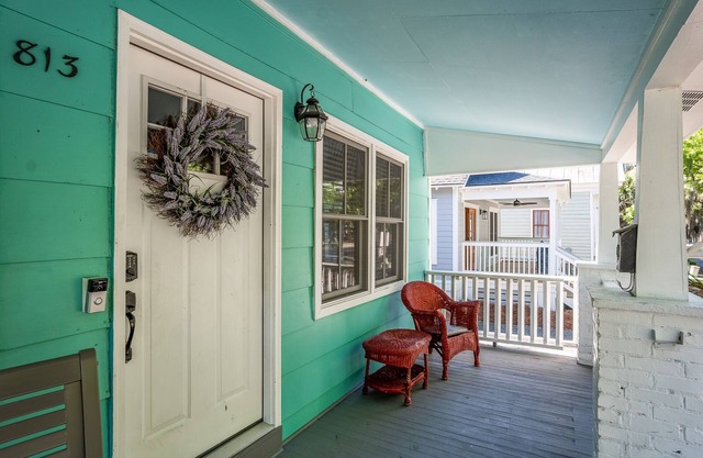 Cozy Downtown Cottage - 0.7 mi walk to downtown!