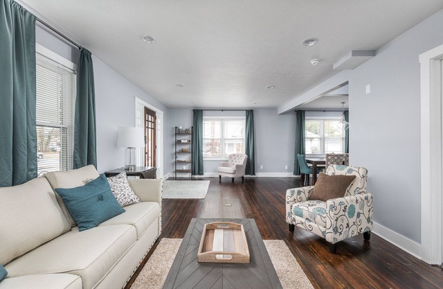 Cozy Downtown Greenwood Retreat - Walkable to Everything