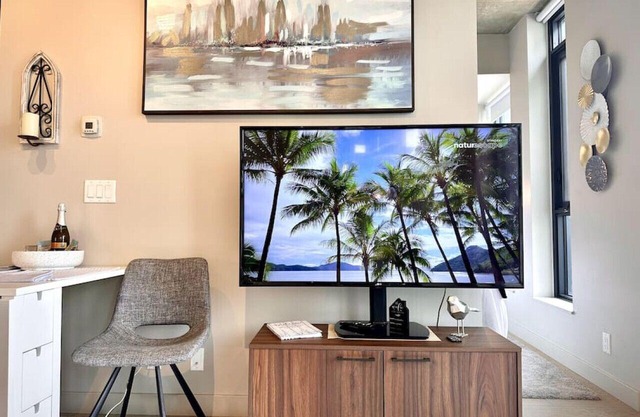 Cozy DT Fantastic Amenities View Private Parking