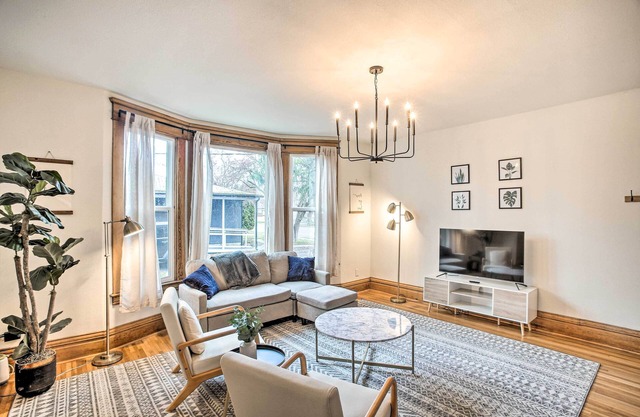 Cozy Eclectic Home ~ 1 Mi to Downtown Spokane